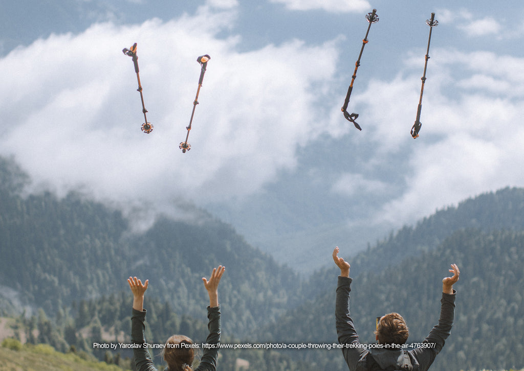 3 razones por las que debes usar bastones en trail running.