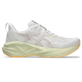 ASICS Tenis Hombre Running NOVABLAST 5 - White/Fawn