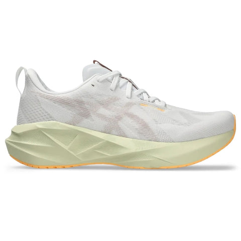 ASICS Tenis Hombre Running NOVABLAST 5 - White/Fawn