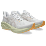 ASICS Tenis Hombre Running NOVABLAST 5 - White/Fawn