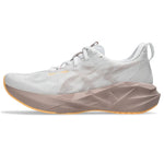 ASICS Tenis Mujer Running NOVABLAST 5 - White/Fawn