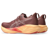ASICS Tenis Mujer Running NOVABLAST 5  - Rubble Red/Fawn