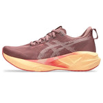 ASICS Tenis Mujer Running NOVABLAST 5  - Rubble Red/Fawn