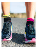 Compressport Pro Racing Socks v4.0 Ultralight Run Low - Black/Safe Yellow/Neo Pink